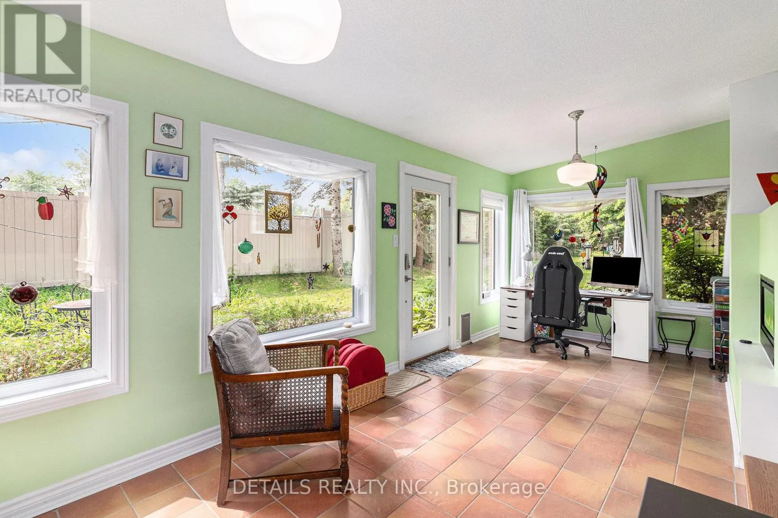 3 WINTERGREEN DRIVE
