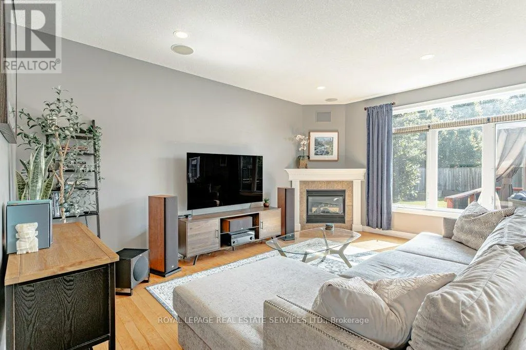 560 LAKEVIEW DRIVE