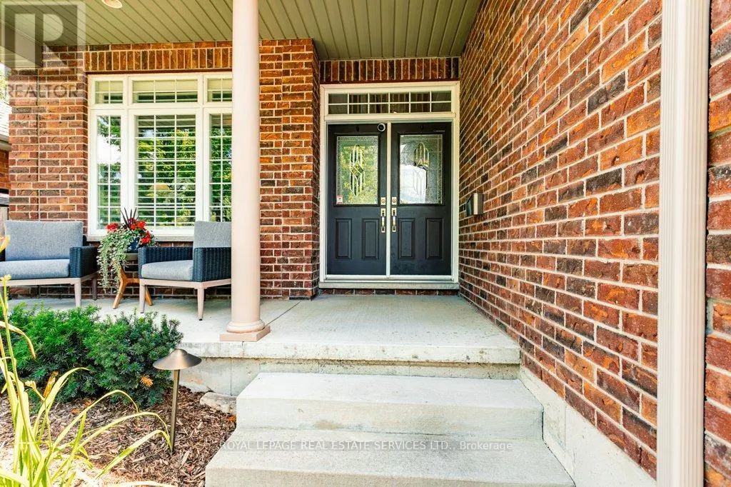 560 LAKEVIEW DRIVE