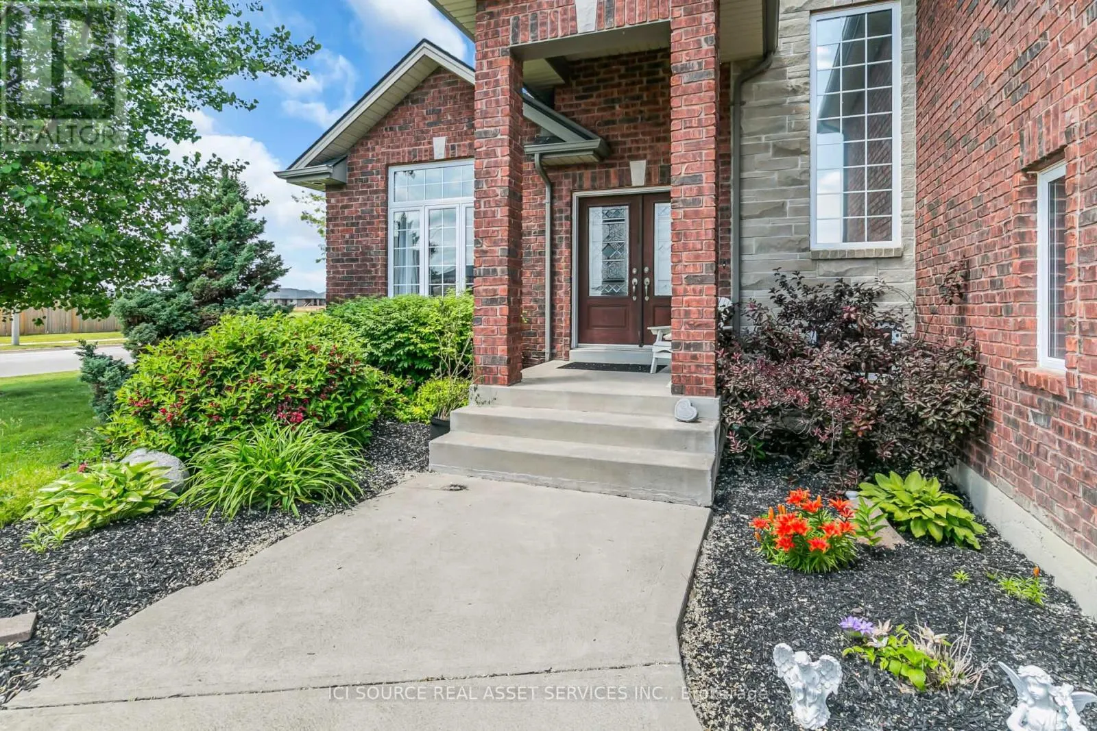 1378 TRADITIONAL TRAIL