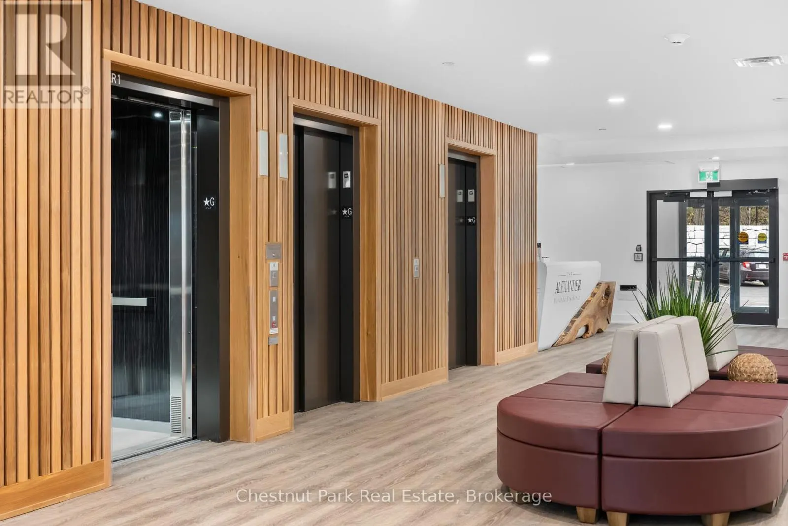 (STUDIO SUITE) - 520 ISAAC STREET
