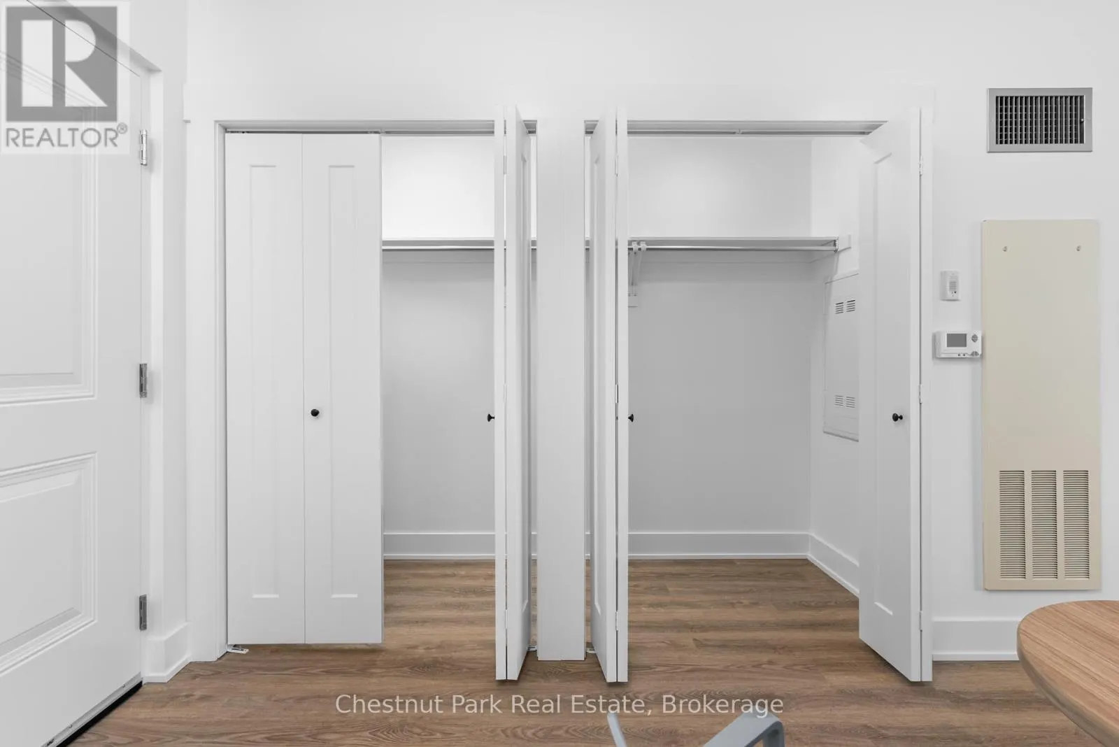 (STUDIO SUITE) - 520 ISAAC STREET