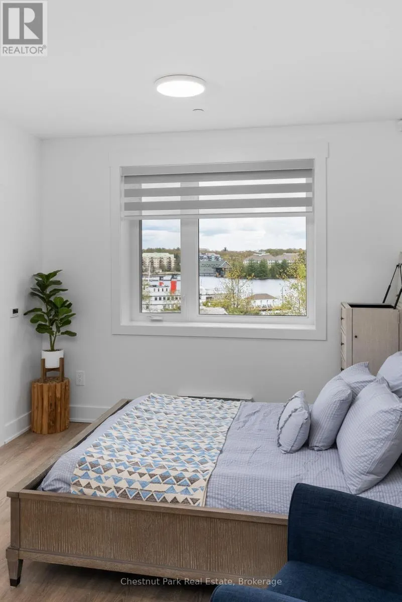 (STUDIO SUITE) - 520 ISAAC STREET