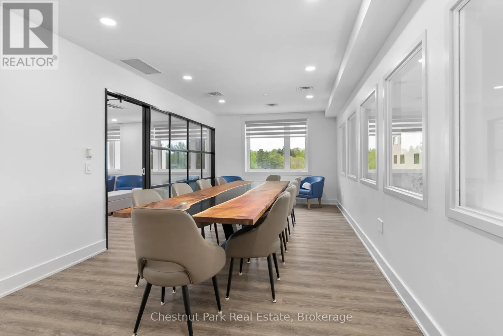 (STUDIO SUITE) - 520 ISAAC STREET