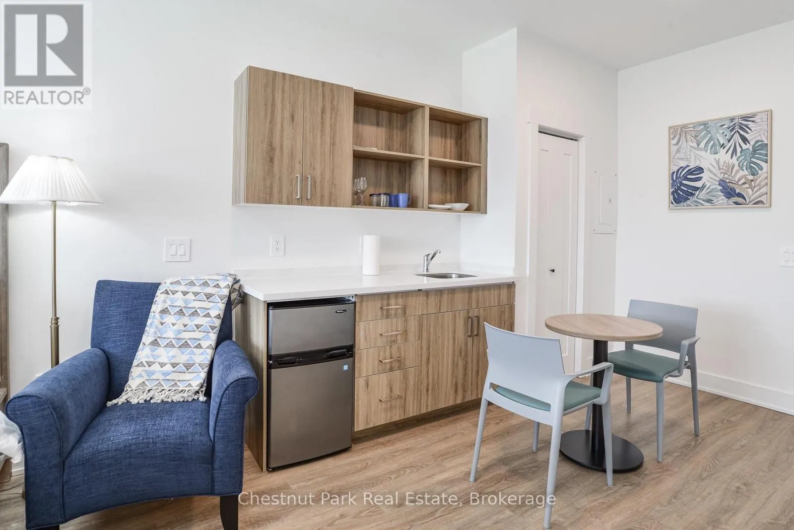 (STUDIO SUITE) - 520 ISAAC STREET