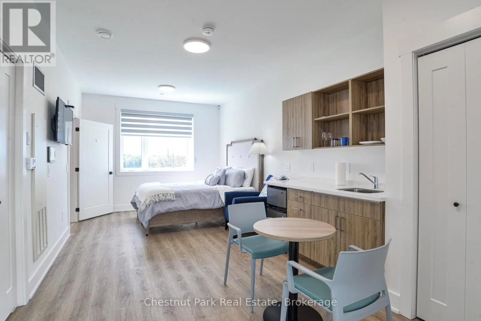 (STUDIO SUITE) - 520 ISAAC STREET