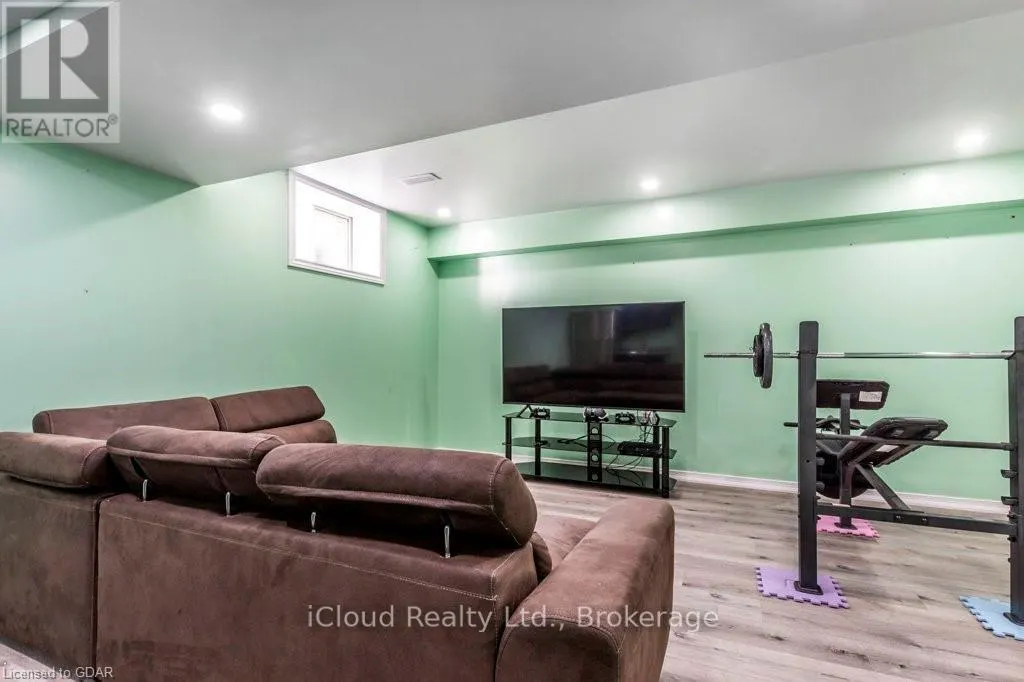 122 SUMMIT RIDGE DRIVE