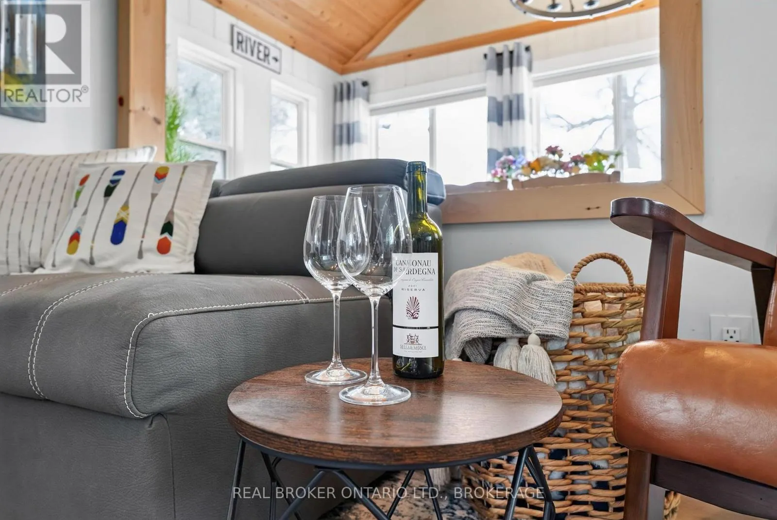 19 HAMILTON ISLAND ROAD