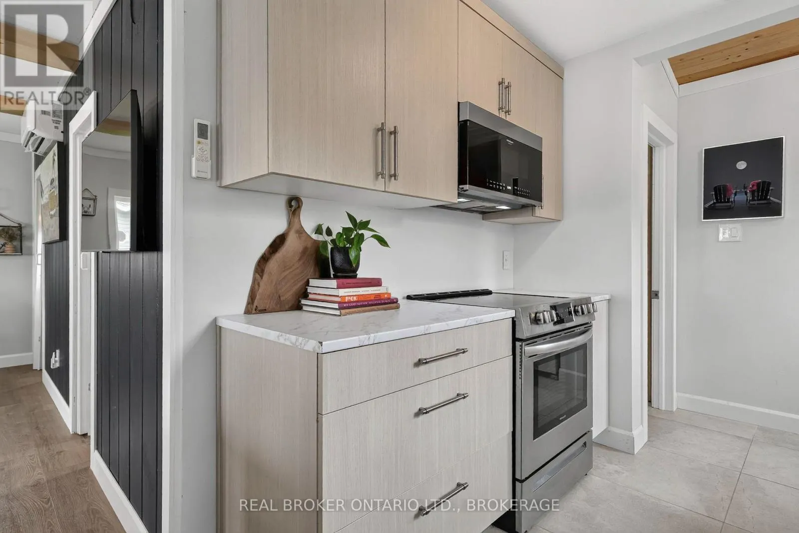 19 HAMILTON ISLAND ROAD