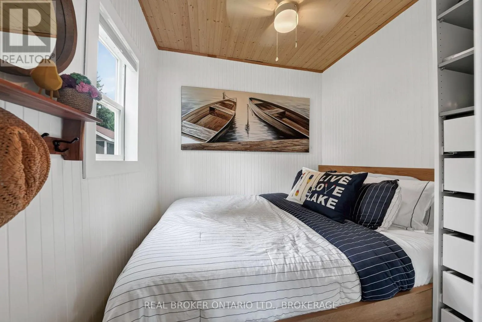 19 HAMILTON ISLAND ROAD