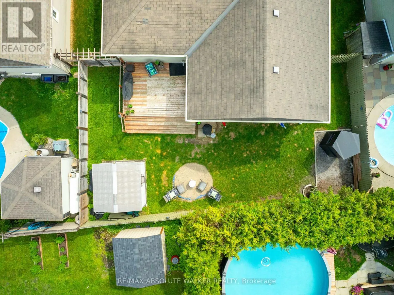 8 SETTLEMENT LANE