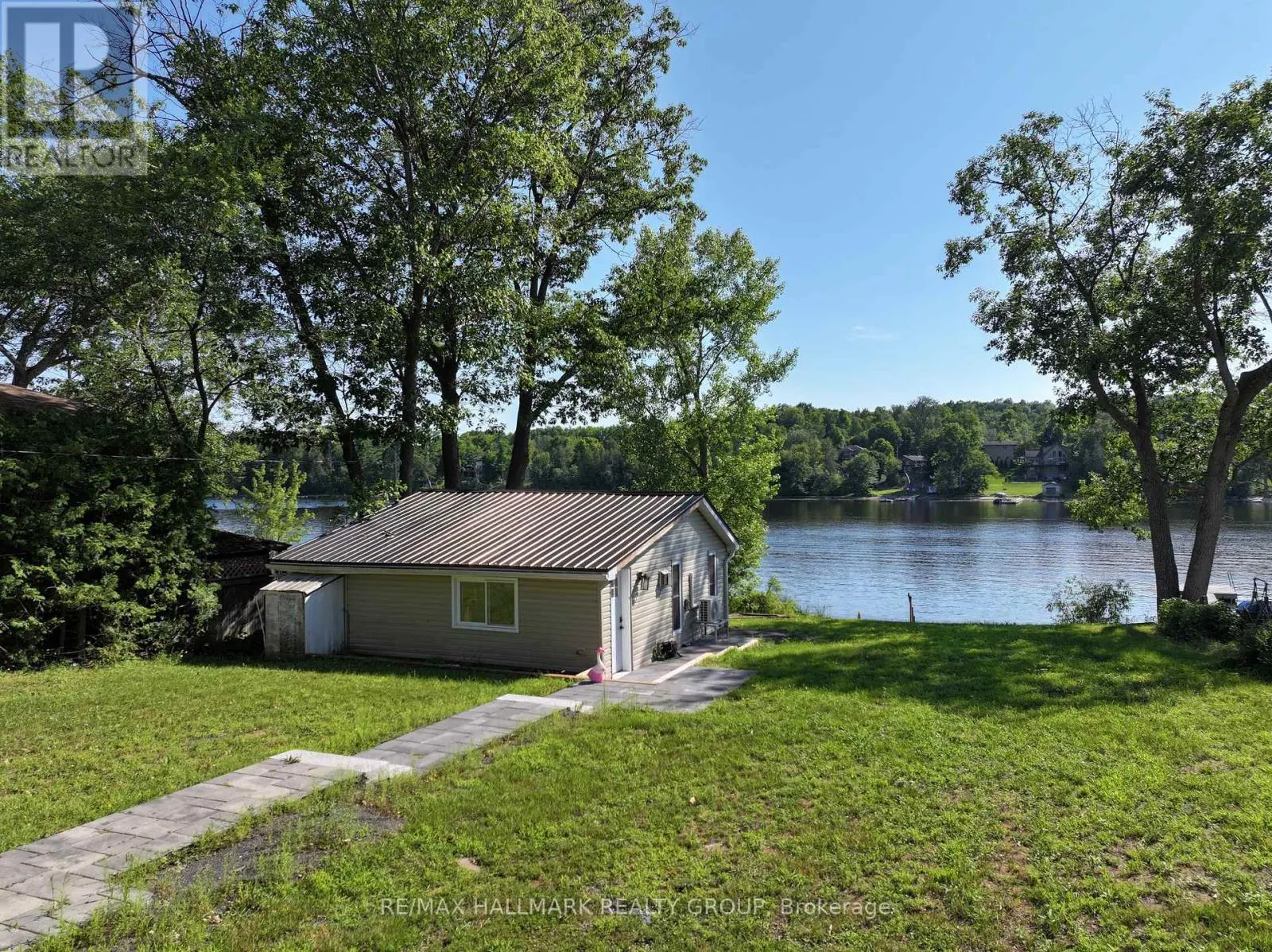 1114 BAYVIEW DRIVE