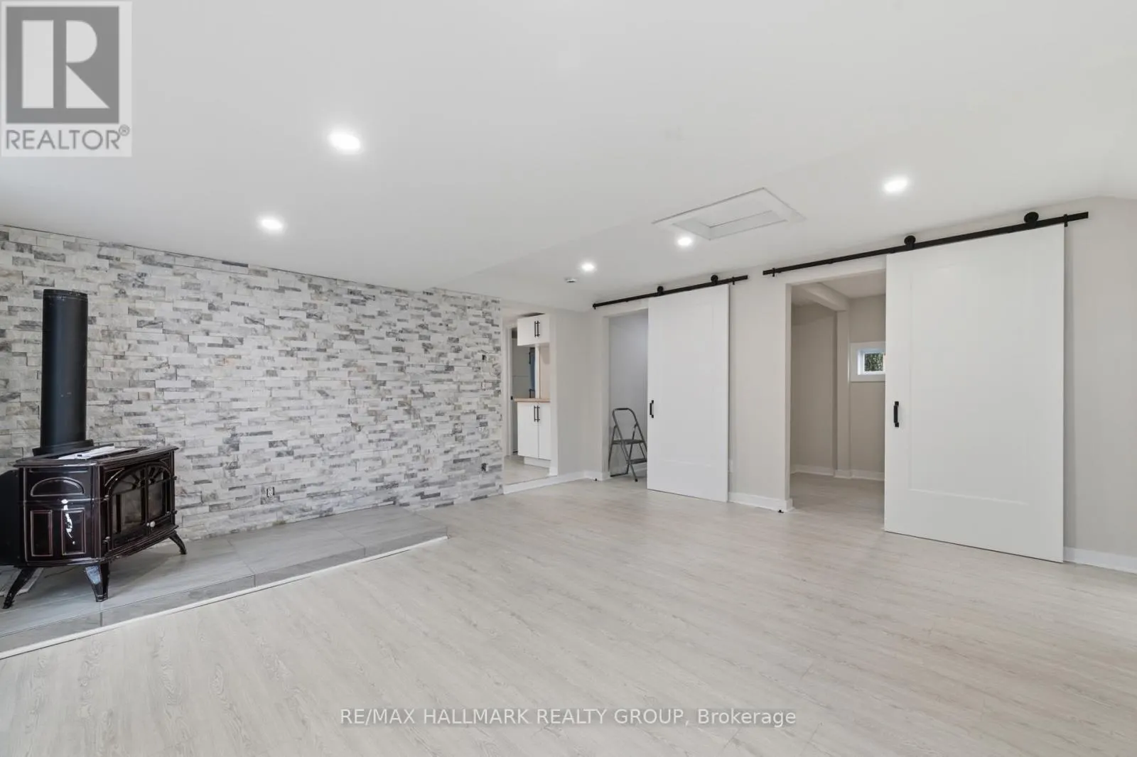 1114 BAYVIEW DRIVE