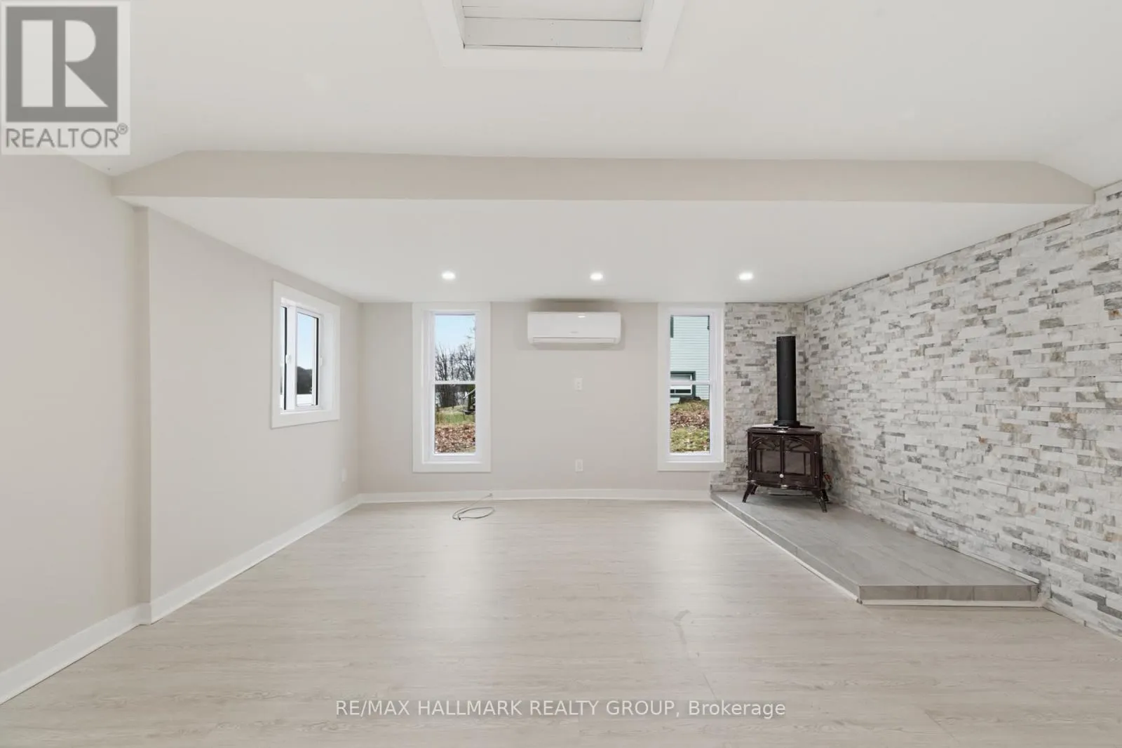 1114 BAYVIEW DRIVE