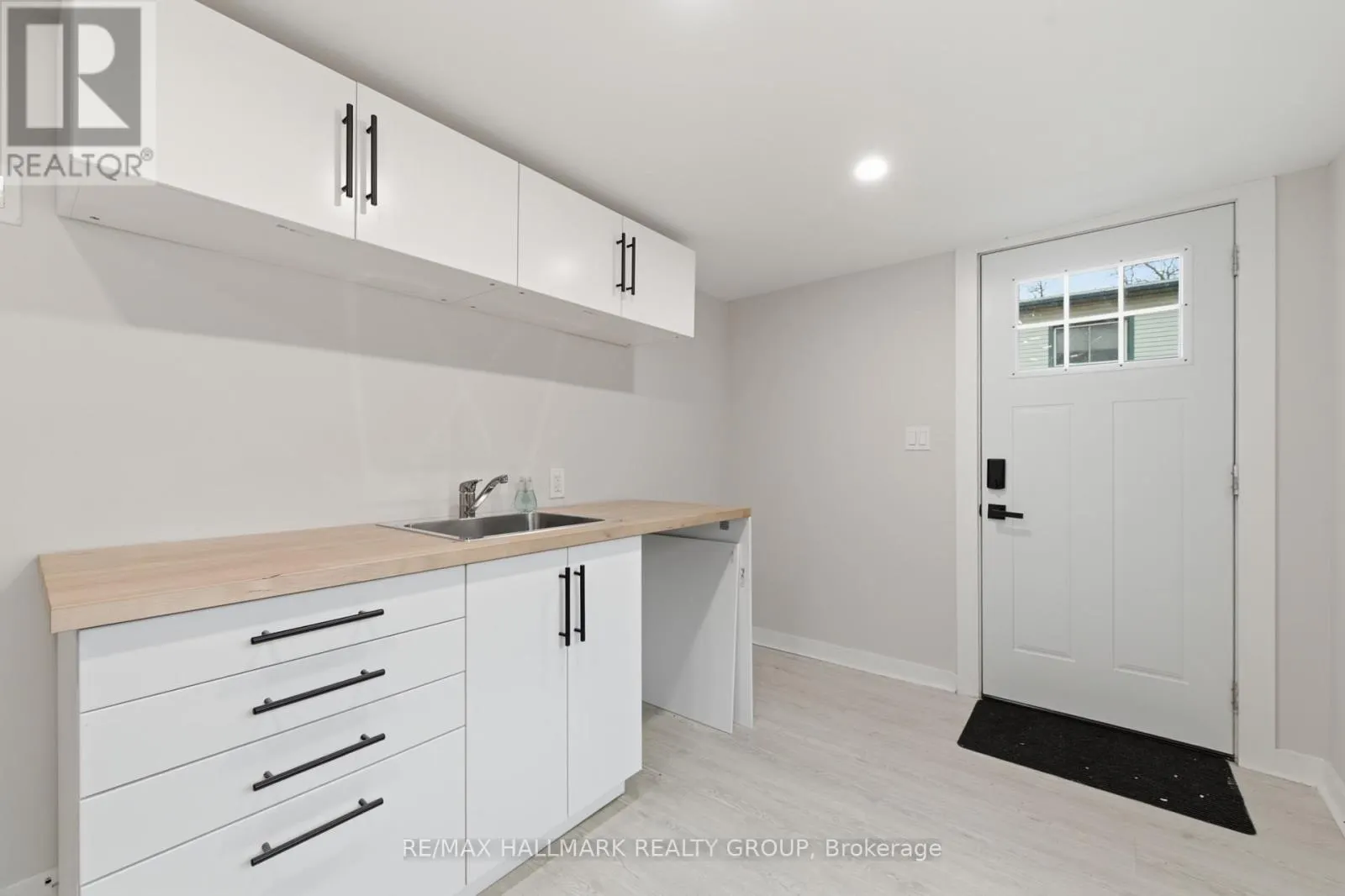 1114 BAYVIEW DRIVE