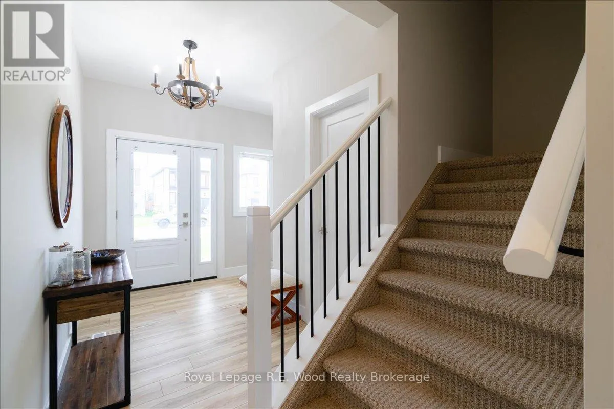 72 TRAILVIEW DRIVE E