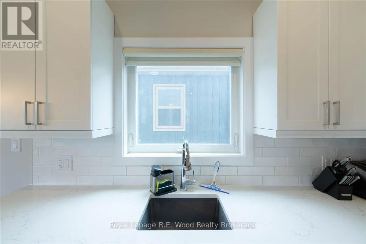 72 TRAILVIEW DRIVE E
