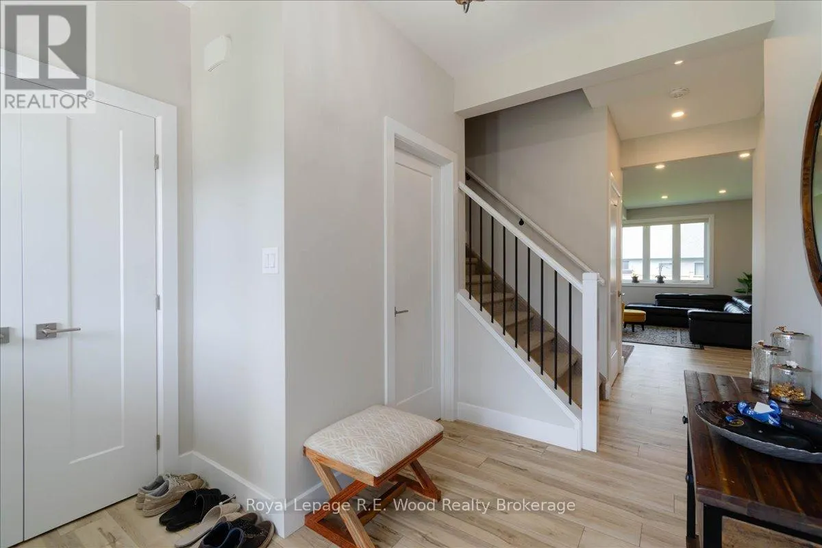 72 TRAILVIEW DRIVE E