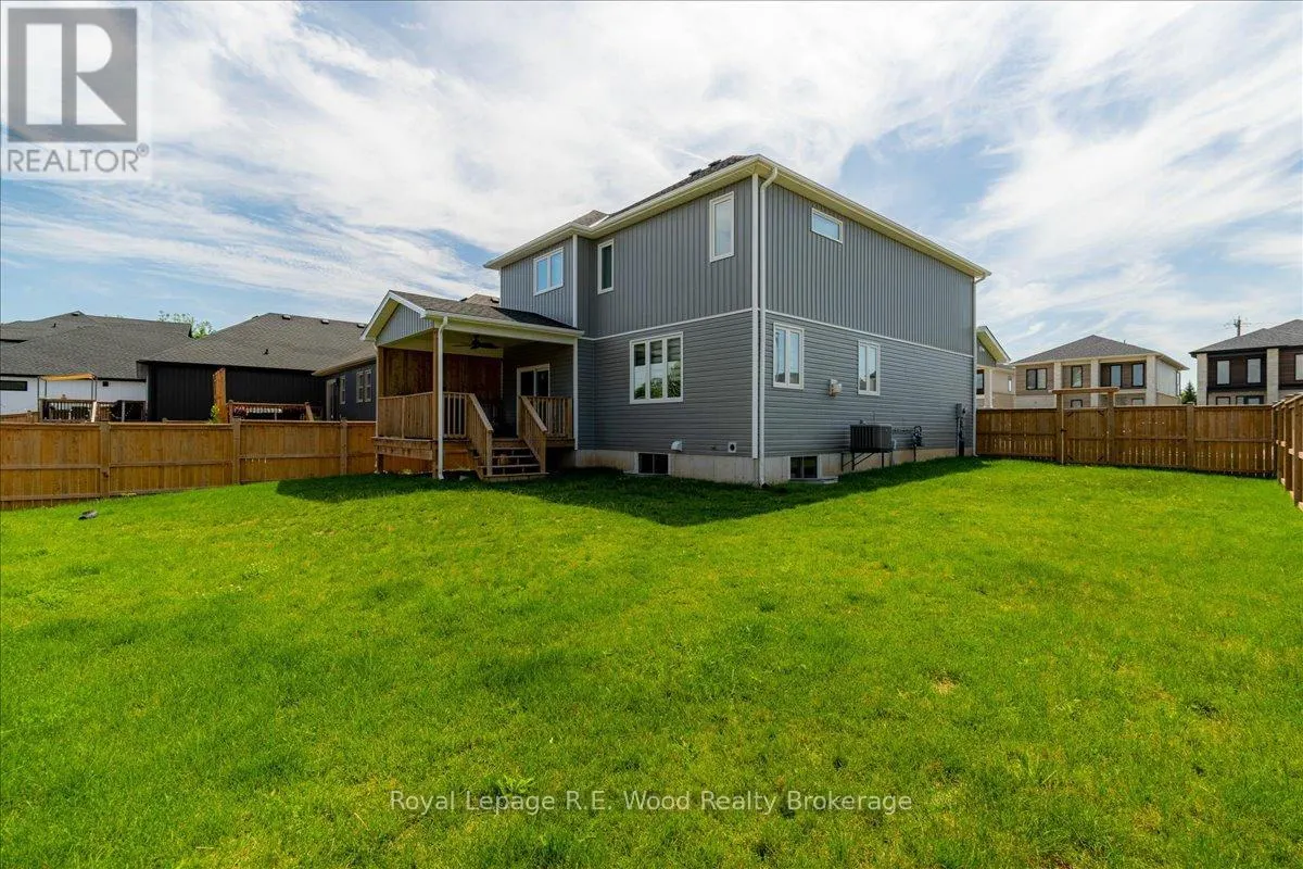 72 TRAILVIEW DRIVE E