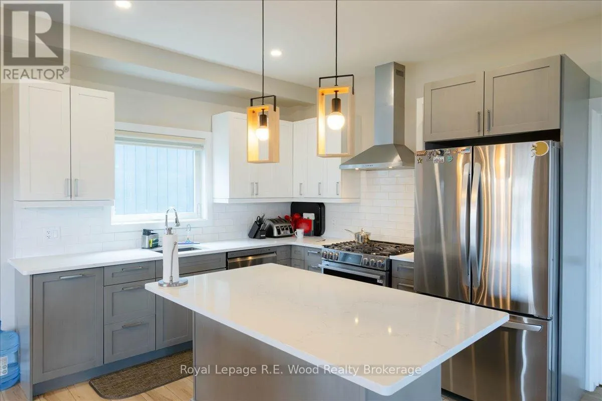 72 TRAILVIEW DRIVE E