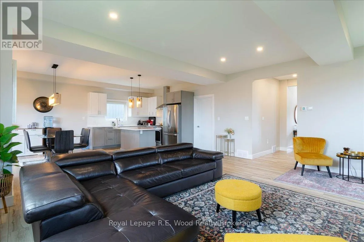 72 TRAILVIEW DRIVE E