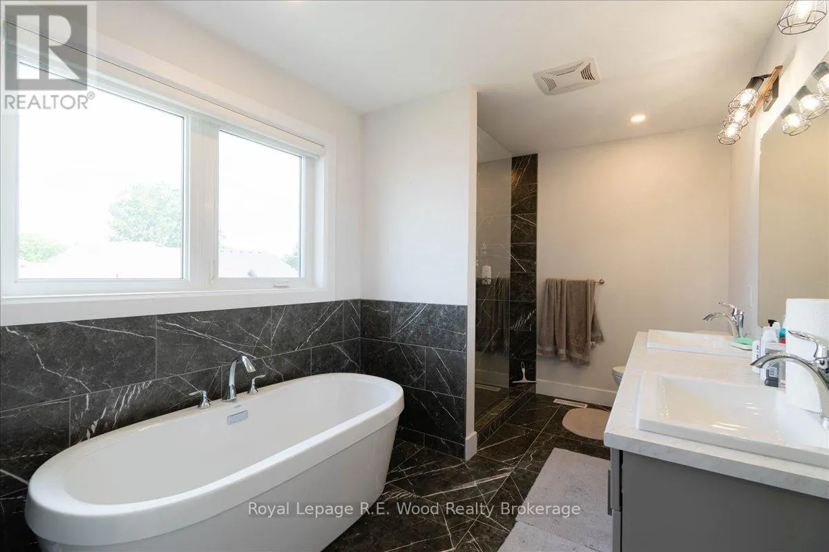 72 TRAILVIEW DRIVE E