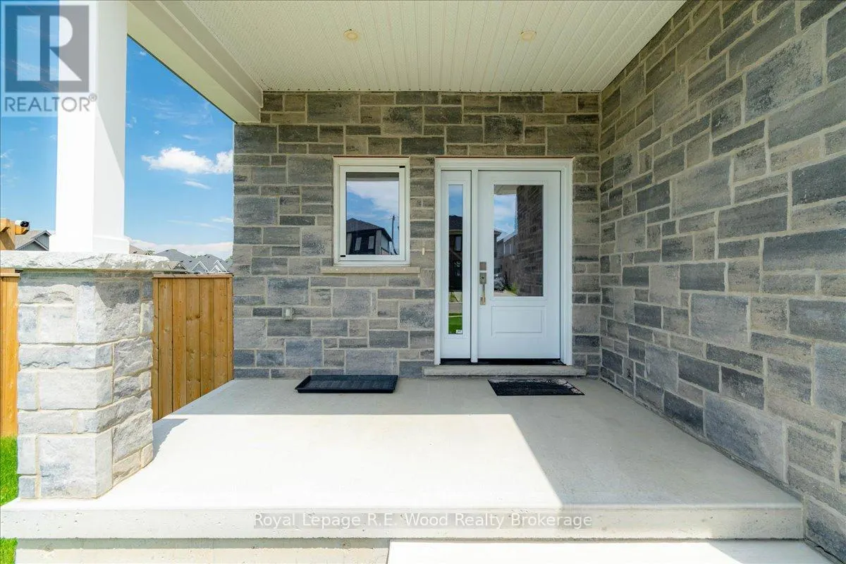 72 TRAILVIEW DRIVE E