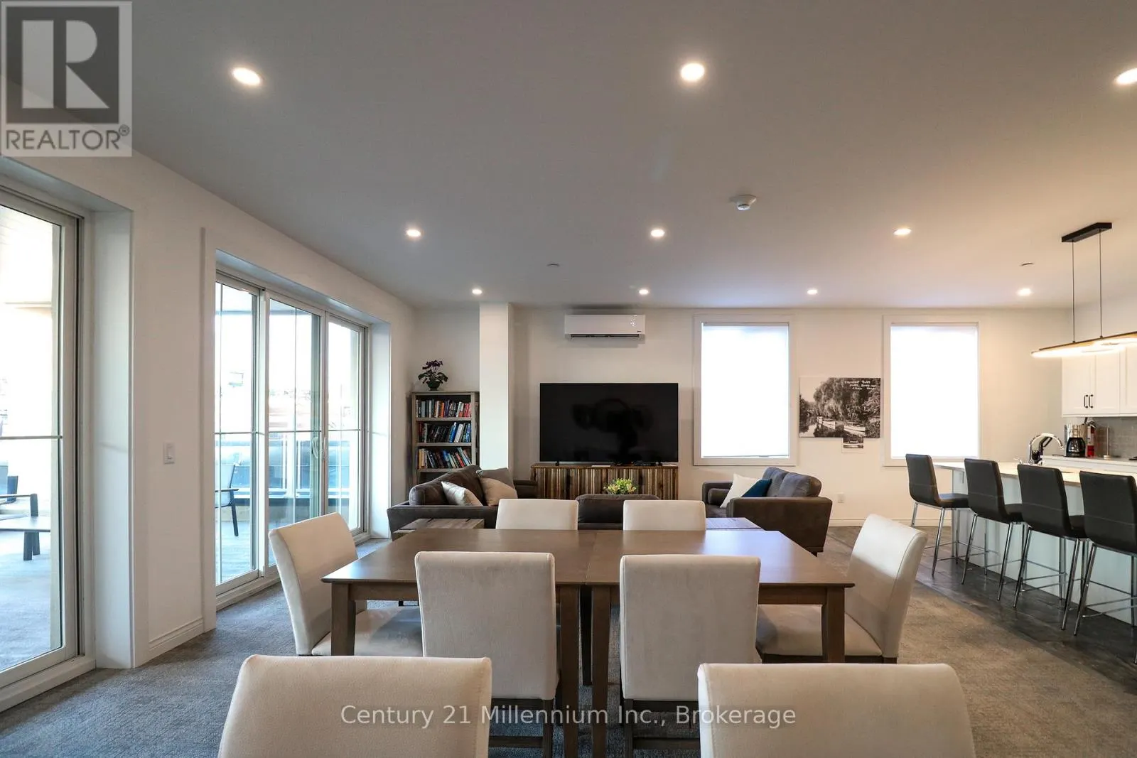 604 - 80 9TH STREET E #604