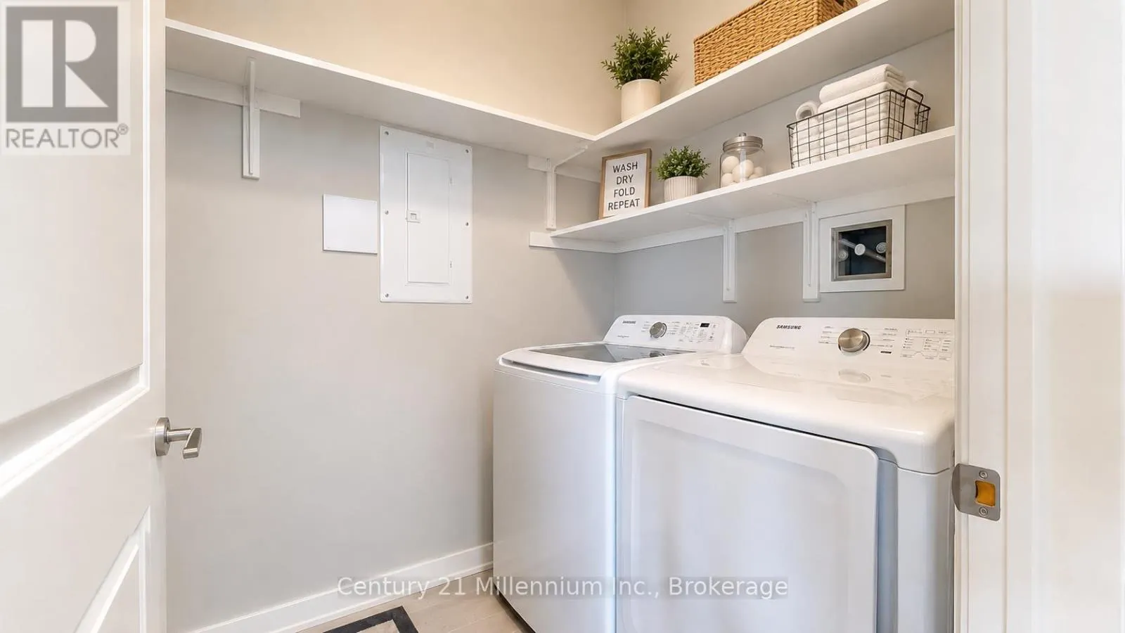 604 - 80 9TH STREET E #604