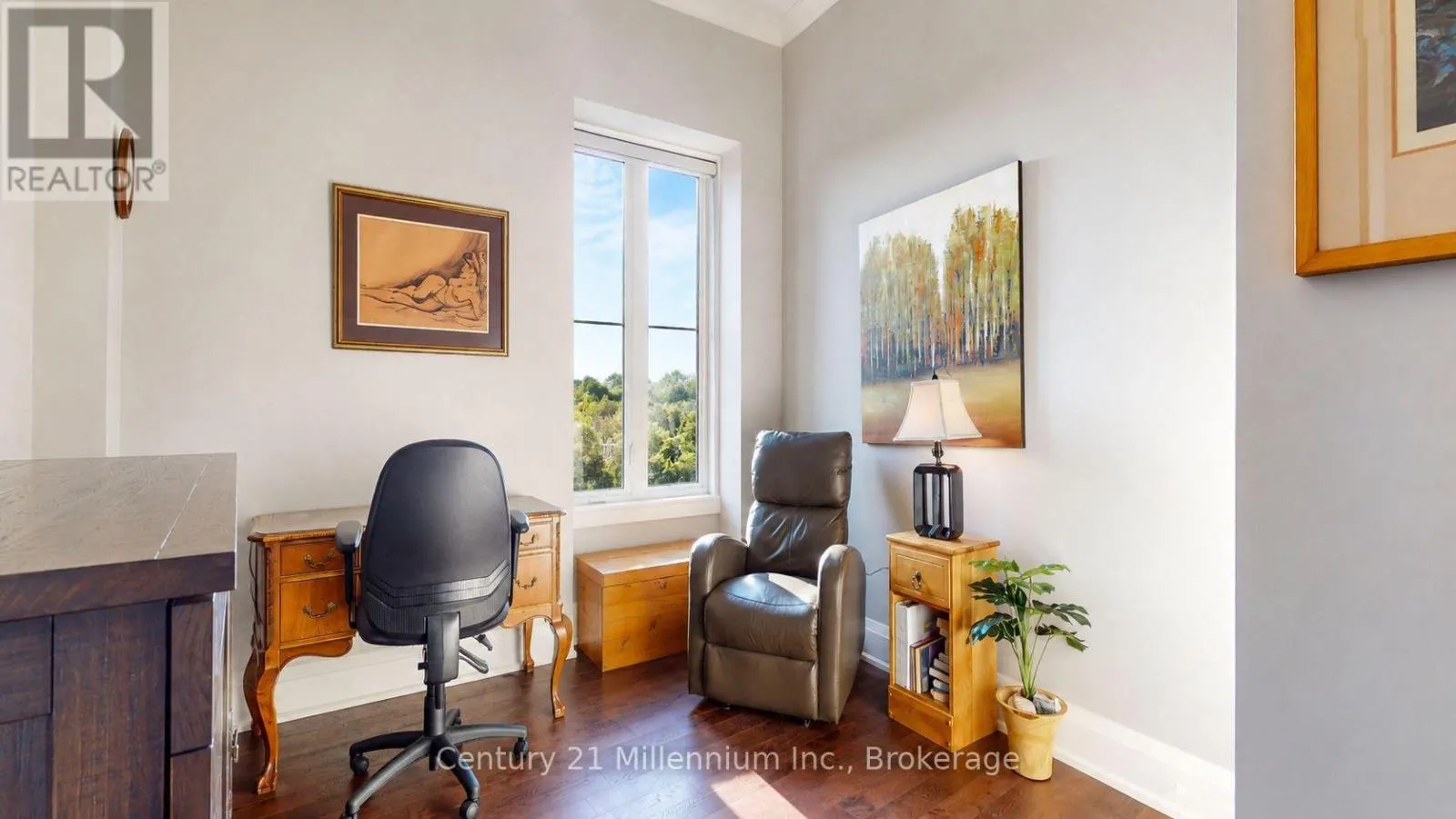604 - 80 9TH STREET E #604