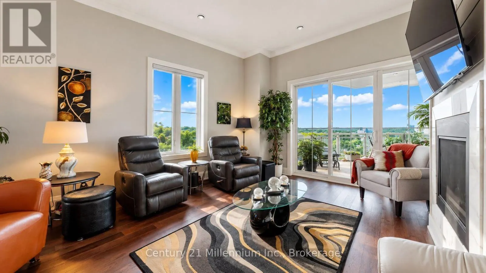 604 - 80 9TH STREET E #604