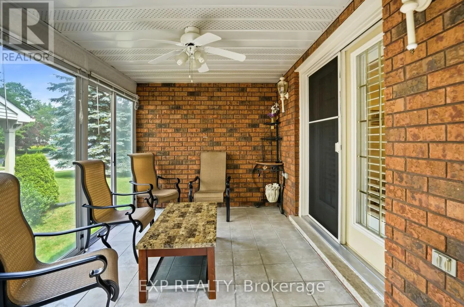 12 FERN GATE