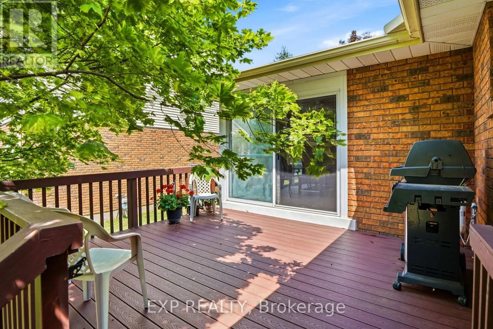 12 FERN GATE