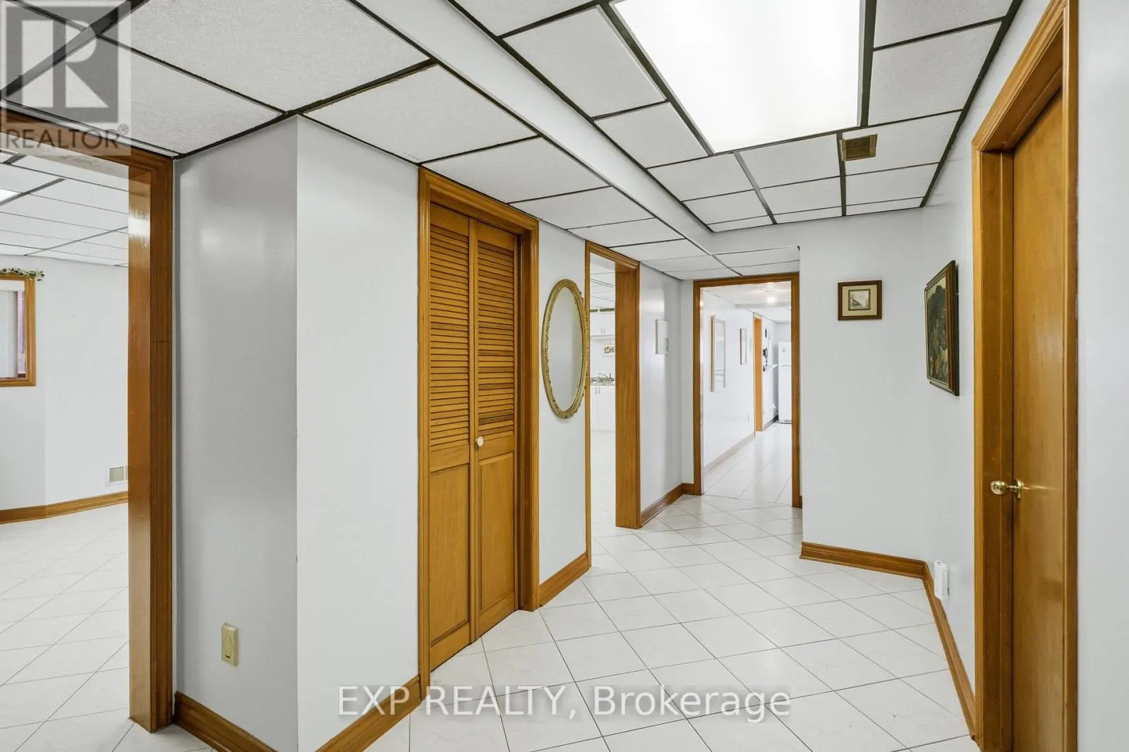 12 FERN GATE