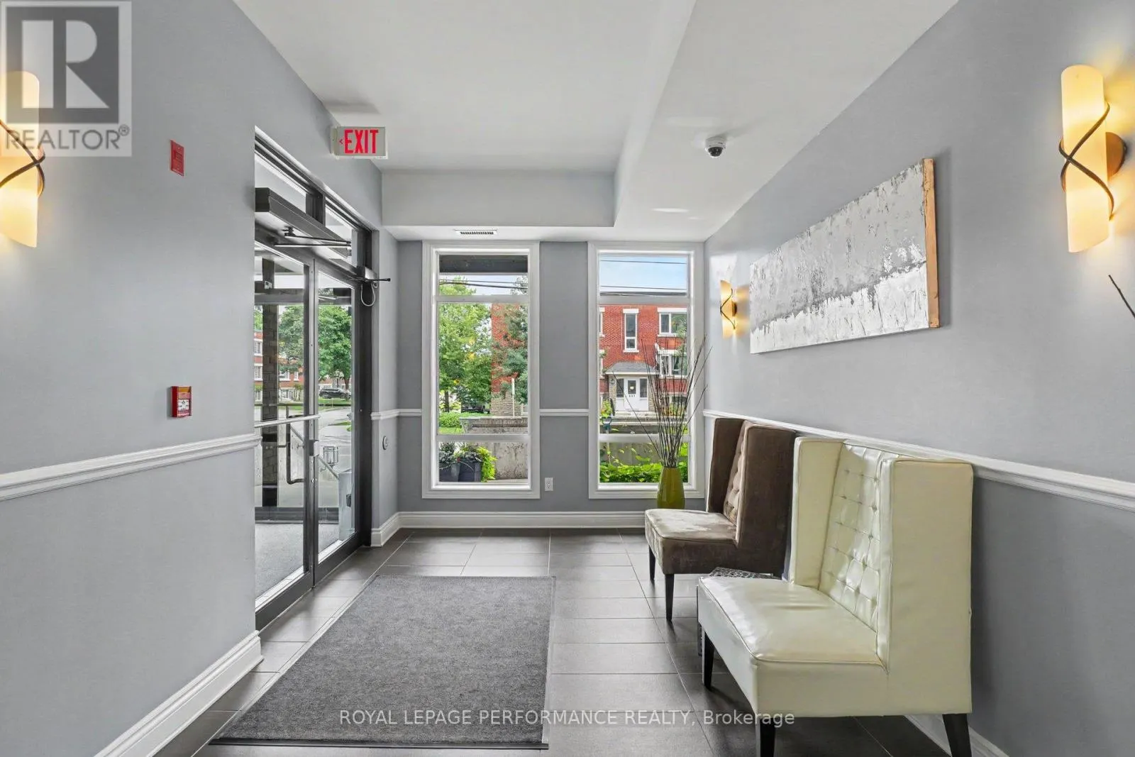 208 - 682 CHURCHILL AVENUE N