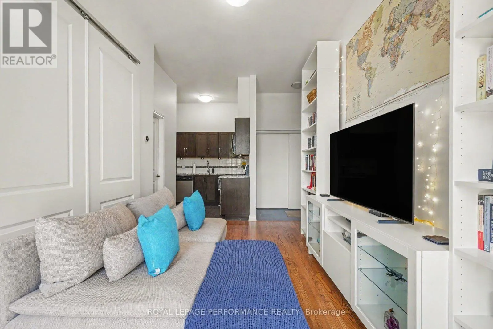 208 - 682 CHURCHILL AVENUE N