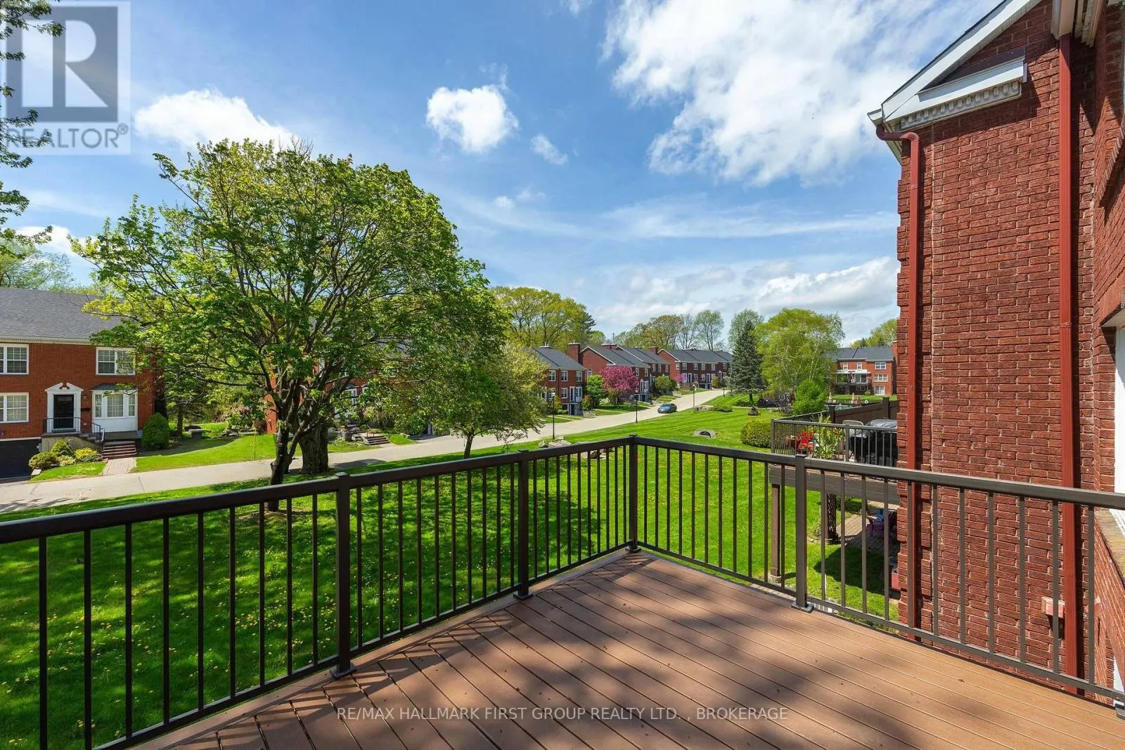 15 COUNTRY CLUB PLACE