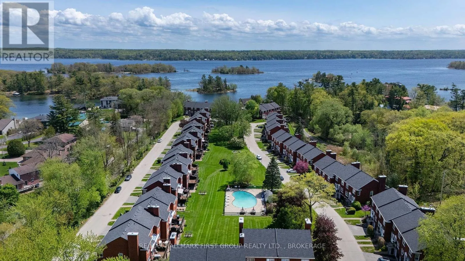 15 COUNTRY CLUB PLACE