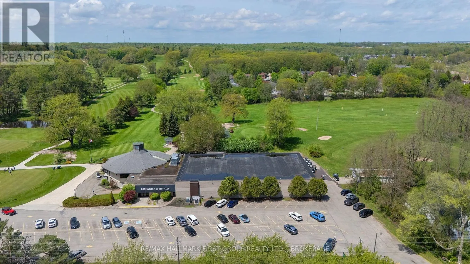 15 COUNTRY CLUB PLACE