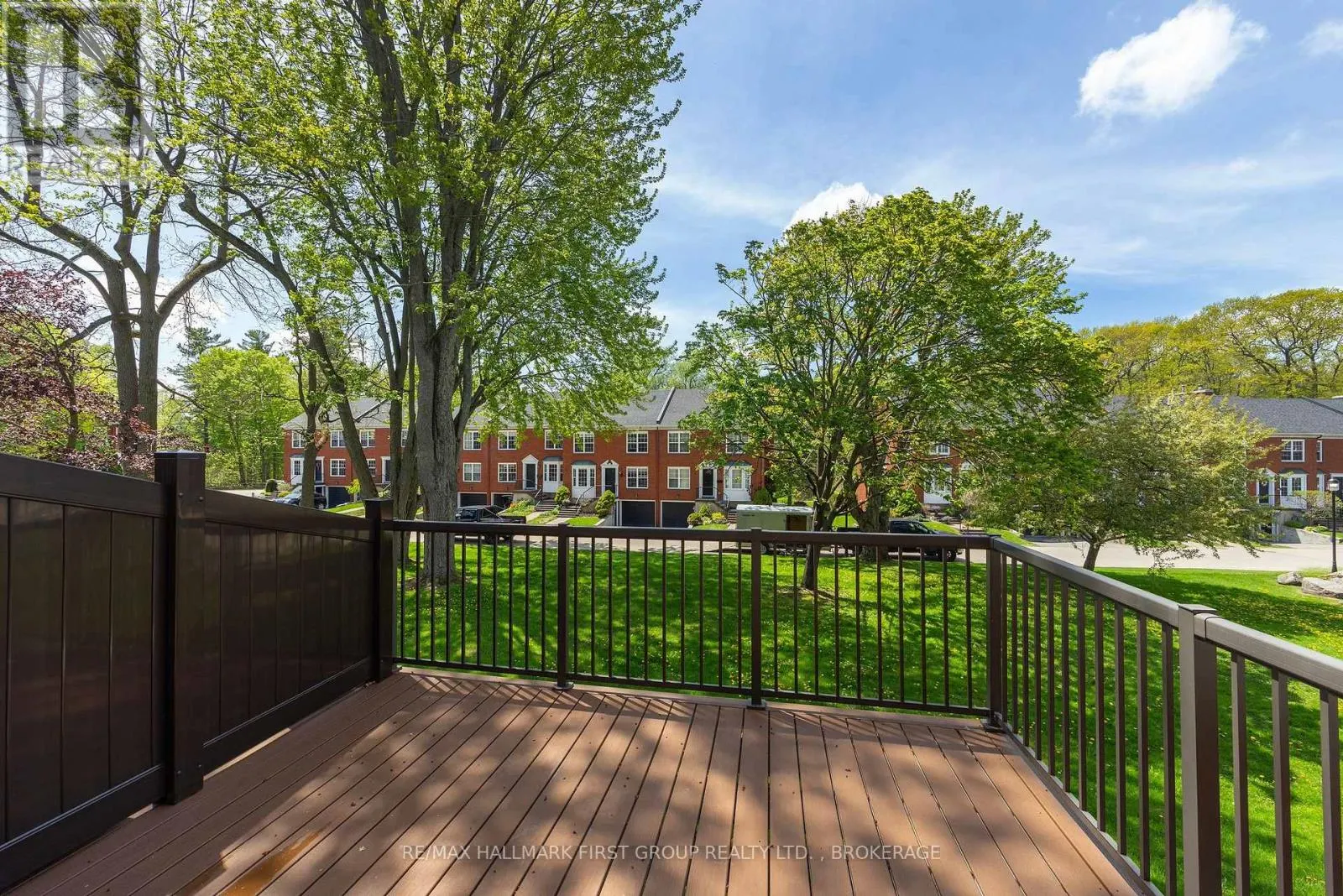 15 COUNTRY CLUB PLACE