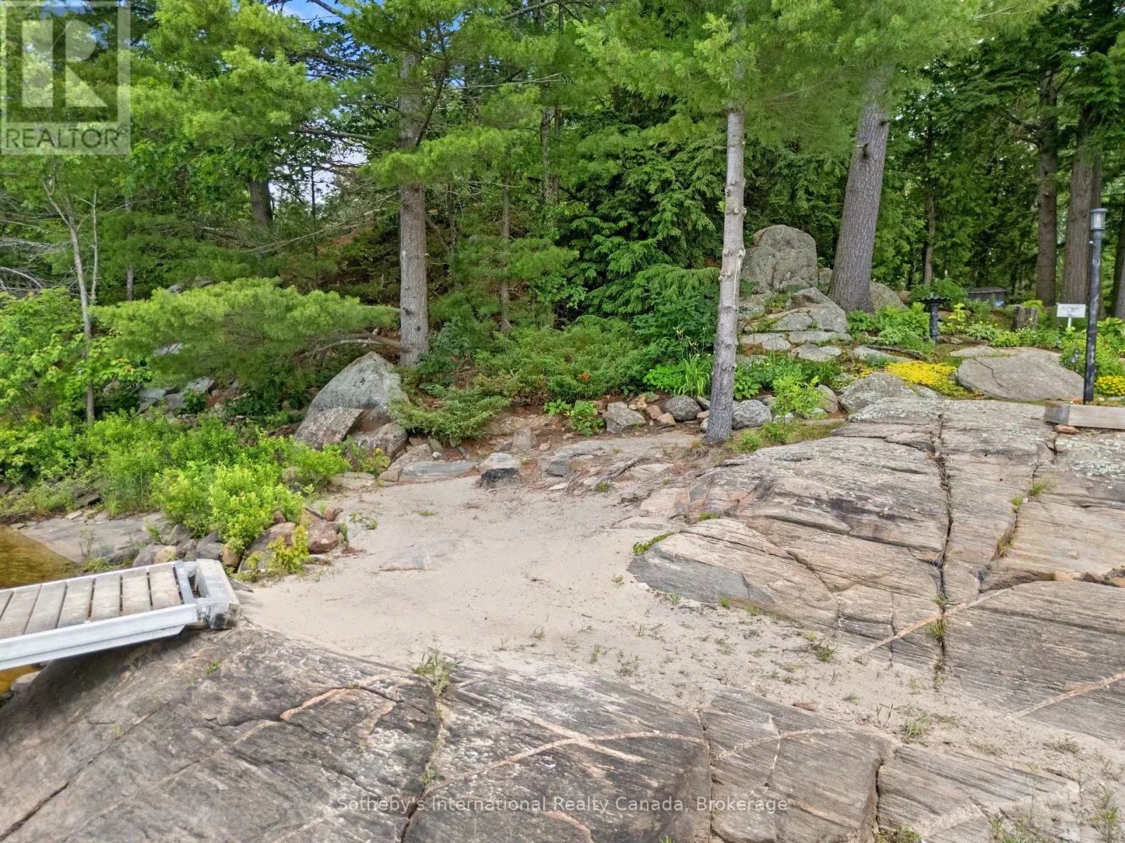 834 EASTSHORE ROAD