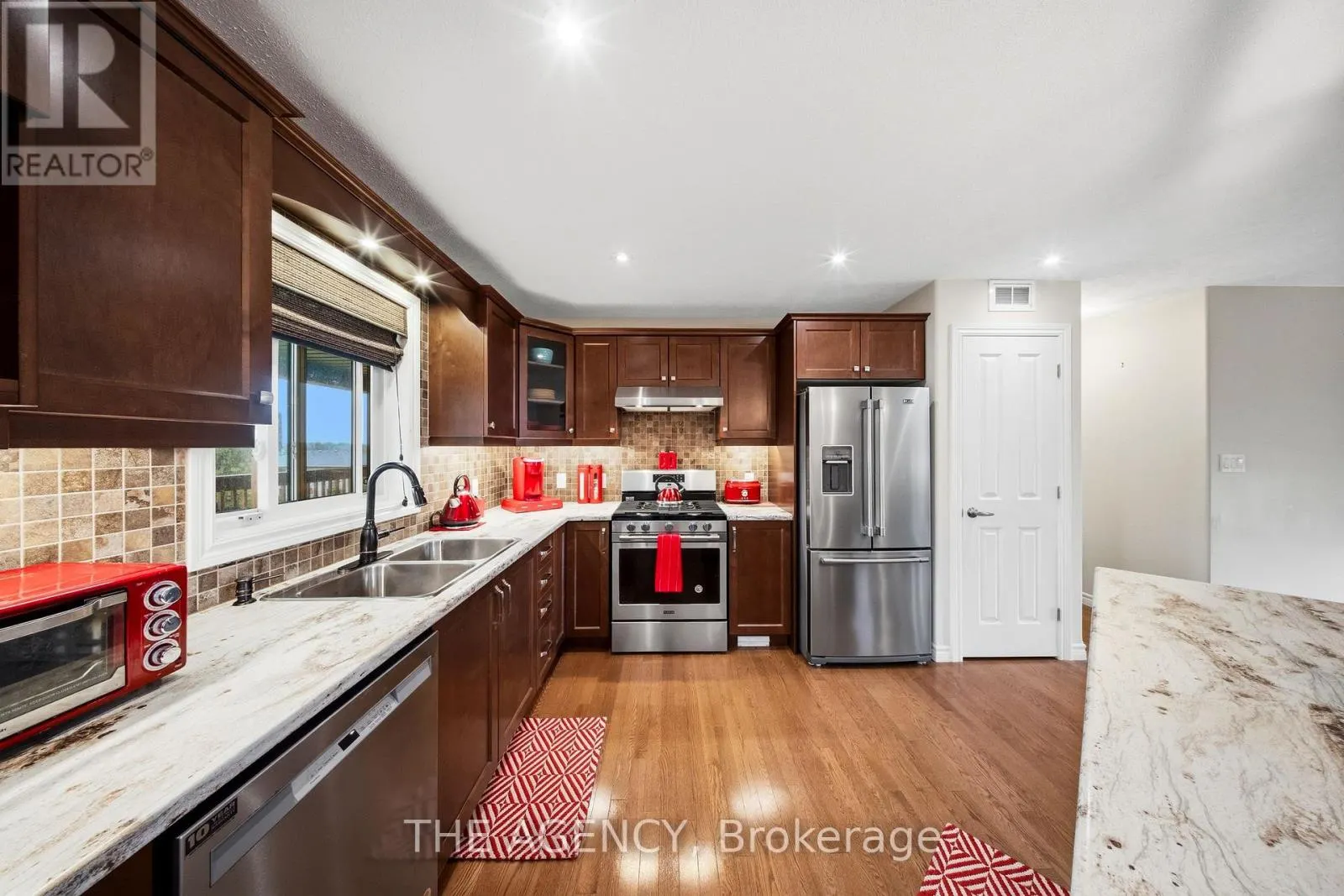 206 MEREDITH WAY