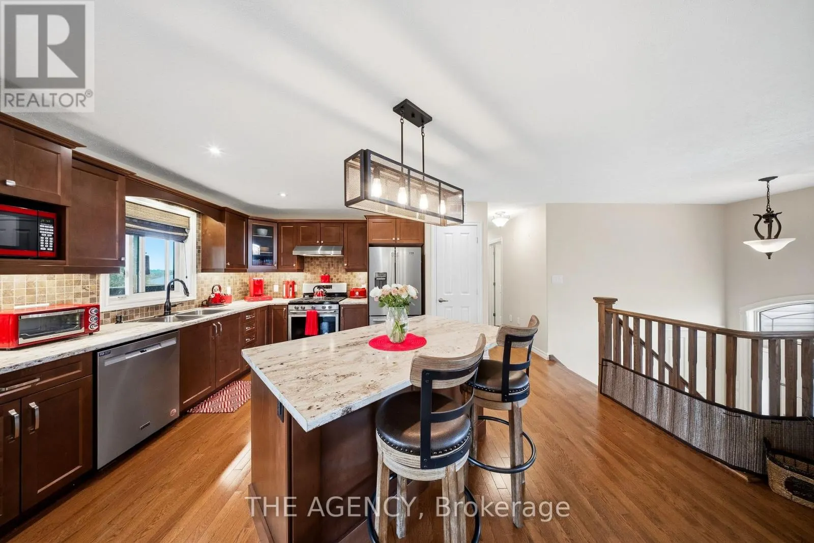 206 MEREDITH WAY