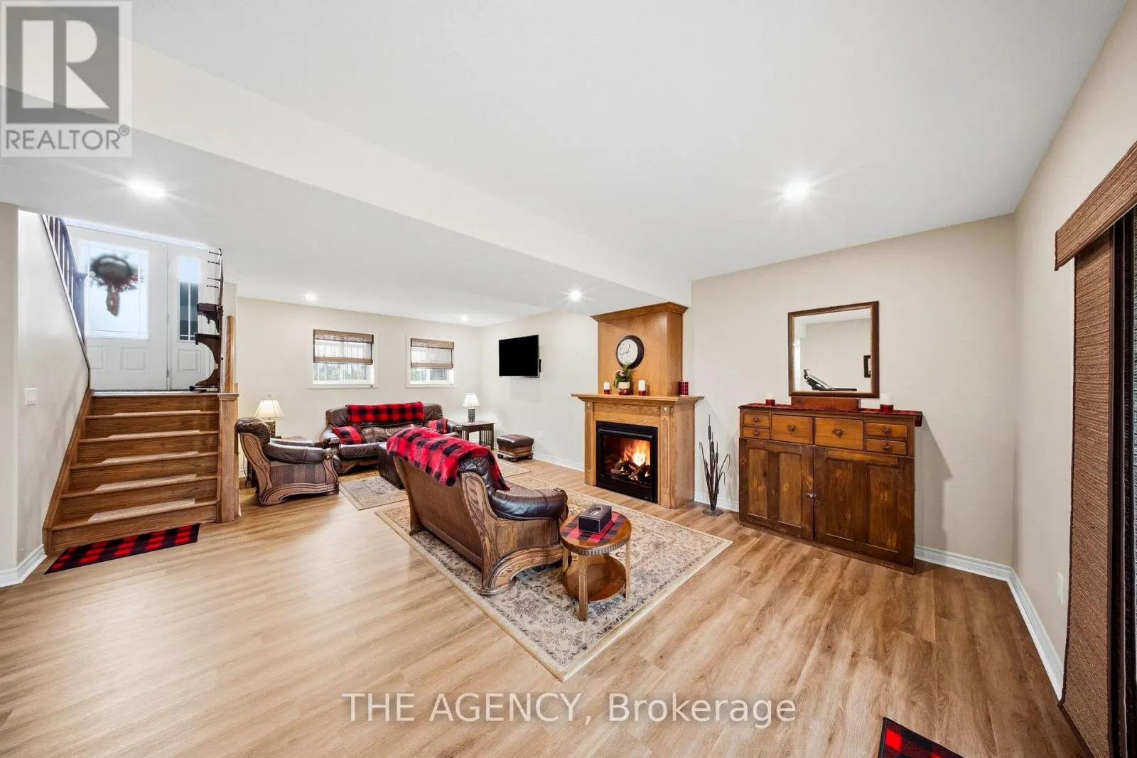 206 MEREDITH WAY