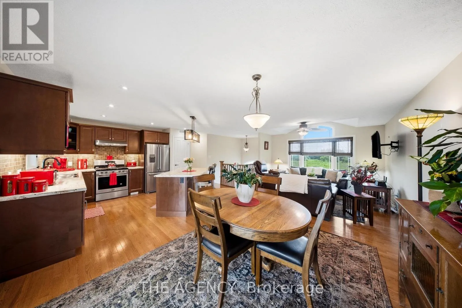 206 MEREDITH WAY
