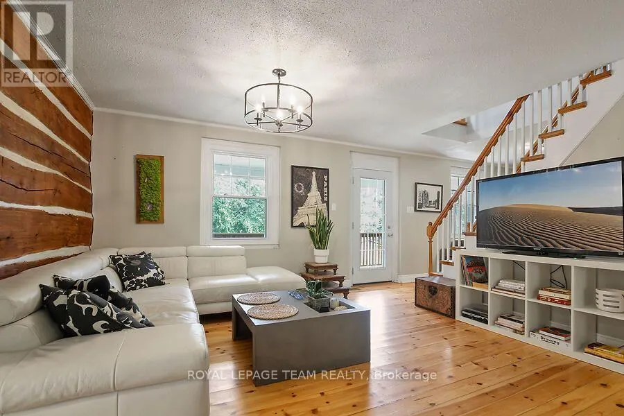 3636 FORESTVIEW LANE