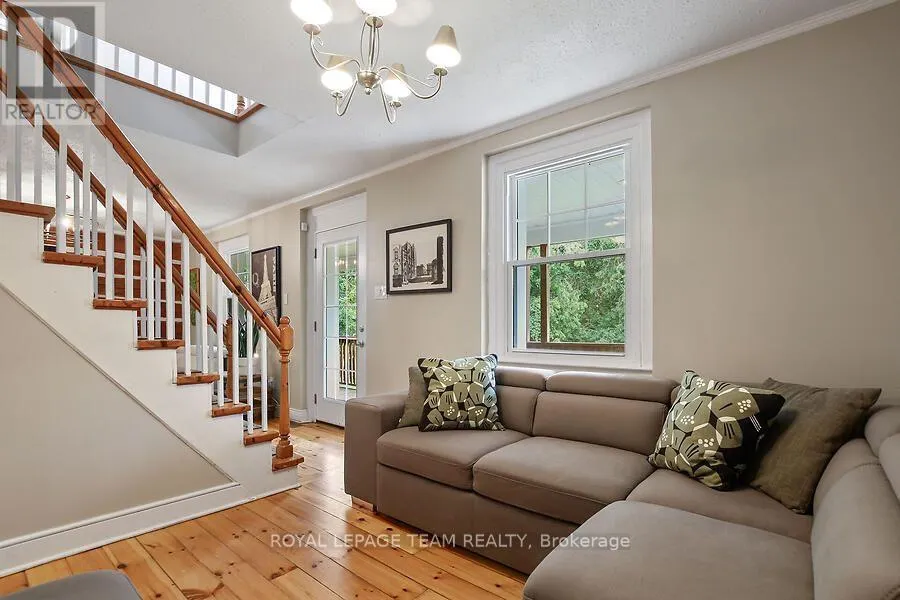 3636 FORESTVIEW LANE