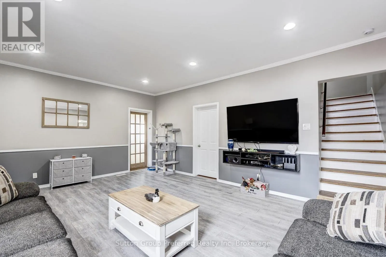 685744 MAIN STREET