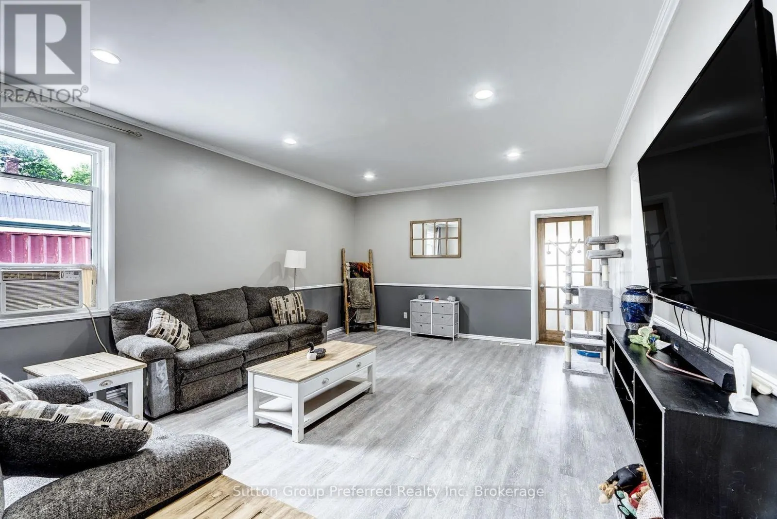 685744 MAIN STREET