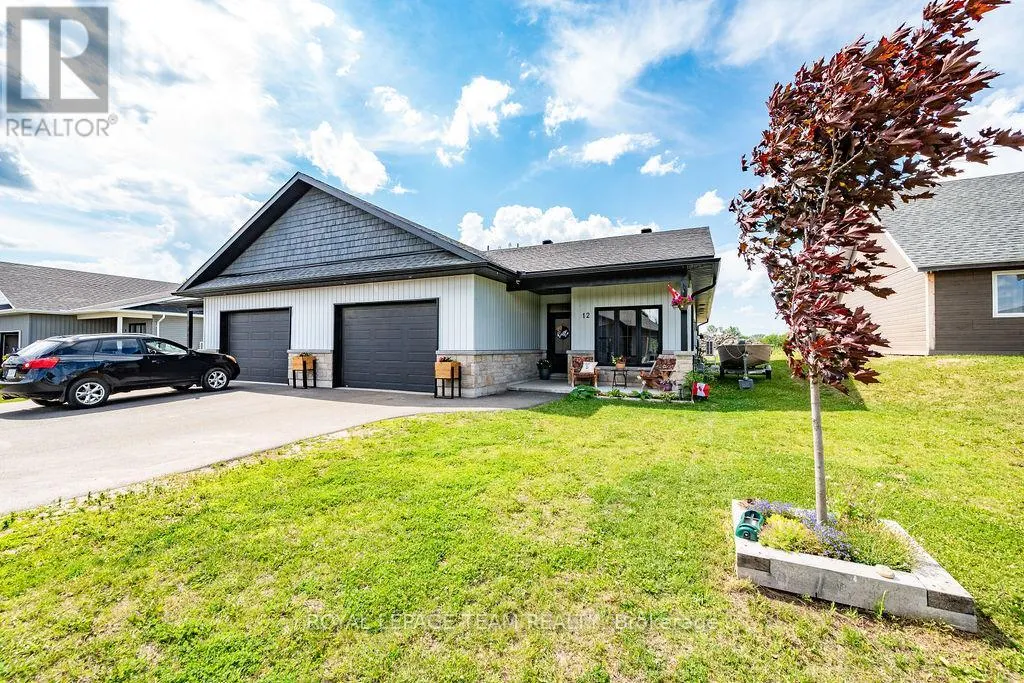 12 BAMAGILLIA STREET E